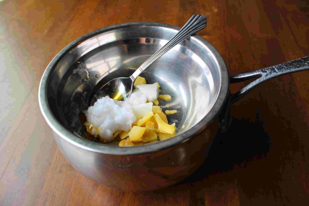 how to make coconut oil lip balm
